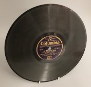 Пластинка с песней «Le coeur de Paris» (сердце Парижа) из кинофильма «Bon coeur de Paris», Columbia, Англия, 1930-е гг.