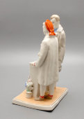Агитационная статуэтка «Голосование» (Выборы), скульптор Бржезицкая А. Д., Дулево, 1950-е