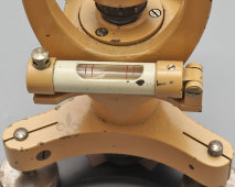 Старинный оптико-механический прибор HVA XVI 9-1 для геодезических или маркшейдерских работ, компания Max Hildebrand, Фрайберг, Германия, н. 20 в.