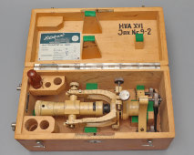 Старинный оптико-механический прибор HVA XVI 9-1 для геодезических или маркшейдерских работ, компания Max Hildebrand, Фрайберг, Германия, н. 20 в.