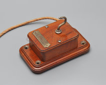 Старинный настенный телефон для консьержей и персонала отелей, массив дерева, Франция, 1910-е