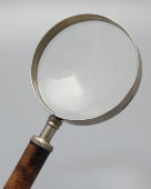 Старинное увеличительное стекло, лупа с деревянной ручкой, никелированная латунь, Франция, нач. 20 в.