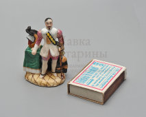 Статуэтка-миниатюра мужчины в историческом костюме, фарфор, Европа, 1-я пол. 20 в.