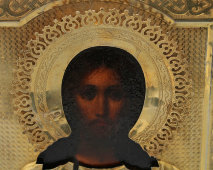 Венчальная пара в киоте: иконы «Господь Вседержитель» и «Богородица Иверская» в серебряных окладах, Москва, кон. 19 в.