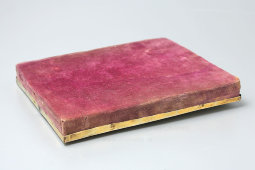 Венчальная пара в киоте: иконы «Господь Вседержитель» и «Богородица Иверская» в серебряных окладах, Москва, кон. 19 в.