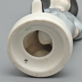 Фигурка «Танцор» из комплекта статуэток «Латышский народный танец», автор Новоженец Л. А., фарфор, Рижский ФФЗ, 1970-е