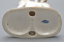 Фигурка «Дрессировка», скульптор Столбова Г. С., фарфор, ЛФЗ, 1950-60 гг.