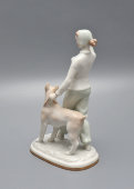 Фигурка «Дрессировка», скульптор Столбова Г. С., фарфор, ЛФЗ, 1950-60 гг.