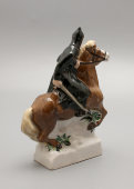 Статуэтка «Красноармеец на коне» (Красный кавалерист), скульптор Яковлев Б. И., ГФЗ (Волхов), 1925 г.