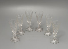 Старинные бокалы для шампанского на ножках-шестигранниках, комплект из 6 штук, стекло, Россия, к. 19 в.