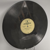 Советская пластинка с песнями «Субботний вечерок» и «Простая песенка». Фабрика Аккорд. 1950-е гг.