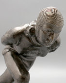 Скульптура «Cпортсменка-конькобежец М. Г. Исакова», скульптор Е. А. Янсон-Манизер, силумин, СССР, 1956 г.