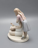 Статуэтка «Мама с дочкой», матовый фарфор, Pavone, Италия, 2000-е