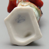 Статуэтка-миниатюра мужчины в шляпе, фарфор, Европа, 1-я пол. 20 в.
