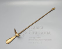 Винтажный рожок для обуви с длинной ручкой и встроенным крючком для снятия сапог, латунь, Великобритания, 1930-50 гг.