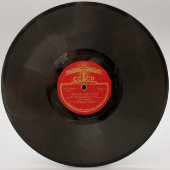 Пластинка с военными песнями Марка Бернеса «Темная ночь» и «Спят курганы темные», Апрелевский завод, 1950-е гг.