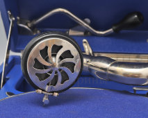 Отечественный патефон-чемоданчик, модель ПТ-3, Ленинградский граммофонный завод, НКМ Главширпотреб, 1938-39 гг.