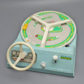 Детская электромеханическая настольная игра «За рулем», пластмасса, Томск, СССР, 1978 г.