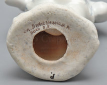 Статуэтка «Зима», малый вариант, скульптор Бржезицкая А. Д., фарфор, Дулевский завод, 1950-60 гг.