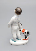 Статуэтка «Мальчик с лошадкой» в редкой росписи, скульптор Столбова Г. С., серия «Счастливое детство», ЛФЗ, 1960-е
