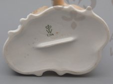 Статуэтка «Мальчик с кроликами», европейский фарфор, 1950-60 гг.