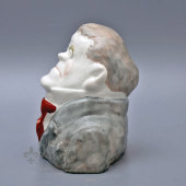 Бюст народного артиста СССР И. М. Москвина, Кировский фаянсовый завод, 1930-е гг., Кукрыниксы, фаянс