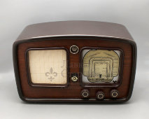 Сетевой ламповый радиоприемник со встроенным FM-модулем «ВЭФ М-697», Рига, кон. 1940-х