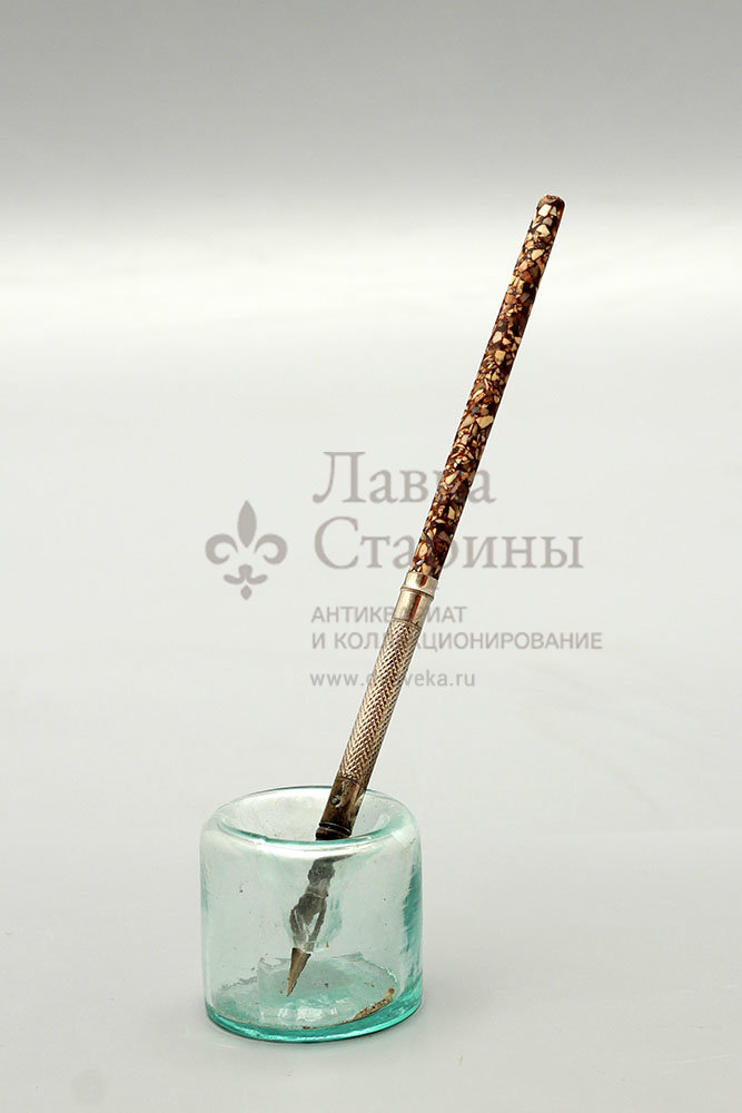 Купить советскую чернильницу-непроливайку из белого стекла.