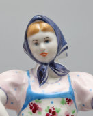 Статуэтка «Плясунья» в синем платке, редкий вариант росписи, скульптор Велихова С. Б., фарфор ЛФЗ, 1950-60 гг.