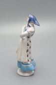 Статуэтка «Плясунья» в синем платке, редкий вариант росписи, скульптор Велихова С. Б., фарфор ЛФЗ, 1950-60 гг.