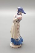 Статуэтка «Плясунья» в синем платке, скульптор Велихова С. Б., фарфор ЛФЗ