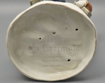 Фигурка «Друзья птиц», скульптор Холодная М. П., фанс, ЗиК Конаково, 1950-е