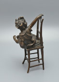 Статуэтка «Девочка, играющая с котёнком на стуле», скульптор Хуан Клара, бронза, Европа, 2000-е