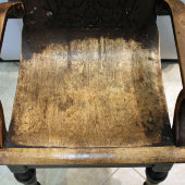 Старинное кресло, массив дерева