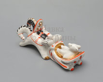 Статуэтка «Генерал Топтыгин на тройке», скульптор Розов Н. И., фарфор, Вербилки, 1950-60 гг.