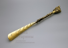 Старинная бронзовая ложка для обуви «Медведь»