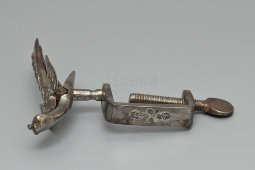 Инструмент для ручного шитья «Швейная птичка» (швейка), тульская сталь, 19 в.