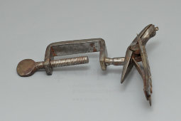 Инструмент для ручного шитья «Швейная птичка» (швейка), тульская сталь, 19 в.