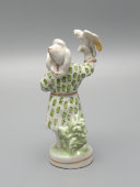 Статуэтка «Казахский мальчик с беркутом», скульптор Малышева Н. А., фарфор, Дулево, 1953 г.