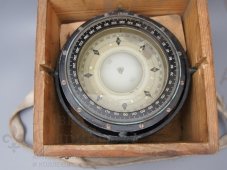 Компас морской в коробке