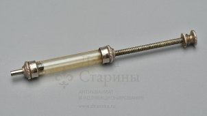 Старинный медицинский шприц с набором игл в кожаном футляре, Россия, 1-я пол. 20 в.