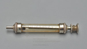 Старинный медицинский шприц с набором игл в кожаном футляре, Россия, 1-я пол. 20 в.