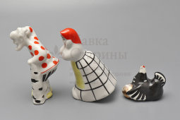 Комплект статуэток по сюжету русской народной сказки​ «Курочка Ряба», скульптор Киселев А. А., фарфор, ЛЗФИ, 1956-67 гг.