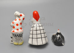 Комплект статуэток по сюжету русской народной сказки​ «Курочка Ряба», скульптор Киселев А. А., фарфор, ЛЗФИ, 1956-67 гг.