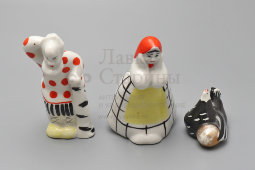 Комплект статуэток по сюжету русской народной сказки​ «Курочка Ряба», скульптор Киселев А. А., фарфор, ЛЗФИ, 1956-67 гг.