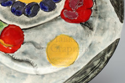 Авторская декоративная тарелка «Фруктовый натюрморт», автор Гагнидзе О. П., Конаково, 1994 г.