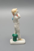 Фигурка «Мальчик с шариками» (На парад), скульптор Столбова Г. С., ЛФЗ, 1950-60 гг.