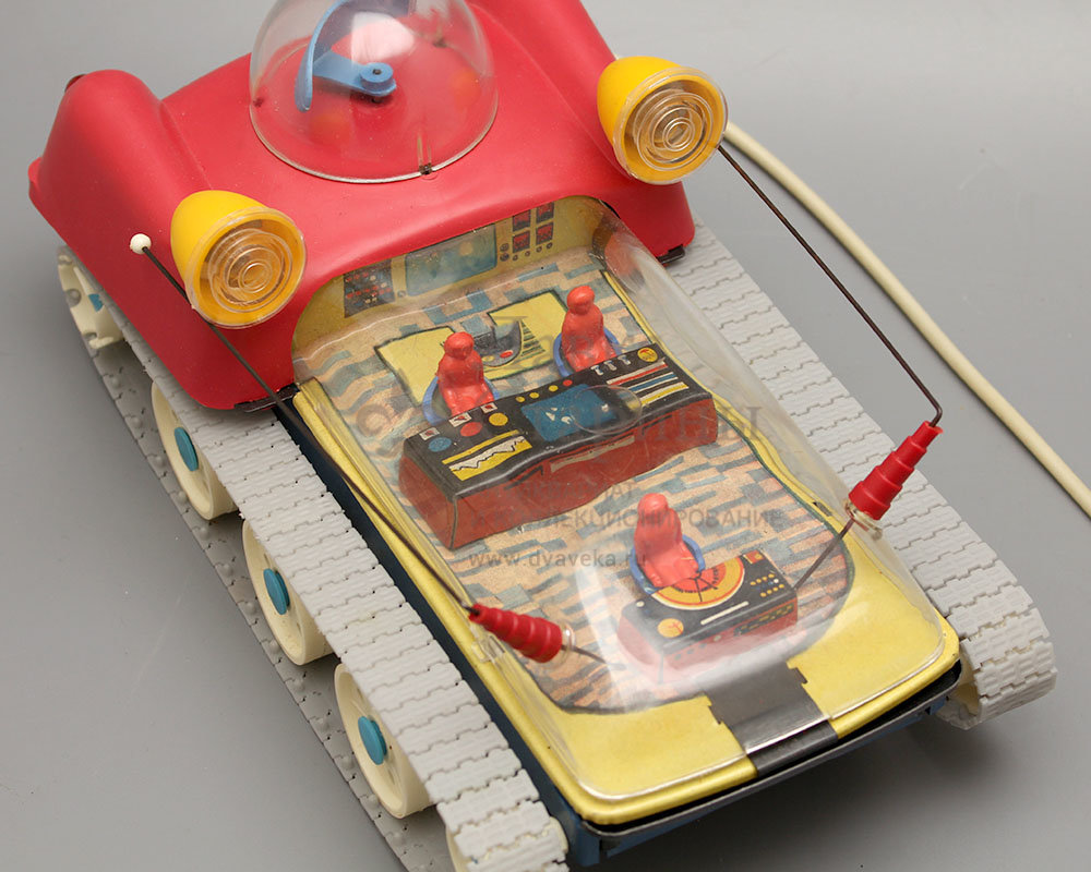 Игрушечная машинка тесла