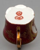 Чашка с блюдцем (чайная пара) из чайного сервиза «Бояре» в честь 300-летия дома Романовых, фарфор, Гарднер, 1913 г.
