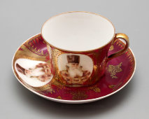 Чашка с блюдцем (чайная пара) из чайного сервиза «Бояре» в честь 300-летия дома Романовых, фарфор, Гарднер, 1913 г.